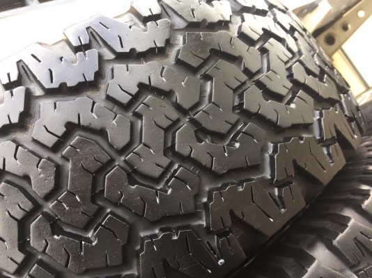 ขายยาง BF Goodrich 265-70-17 U.S.A. ปี12 ยางผ้าใบ10ชั้น ดอกแน่นๆเต็มๆ ไม่มีปะ ชุดละ 12,500 บาท ขายยาง BF Goodrich 265-70-17 U.S.A. ปี12 ยางผ้าใบ10ชั้น ดอกแน่นๆเต็มๆ ไม่มีปะ ชุดละ 12,500 บาท