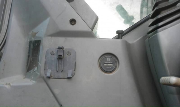 ขาย 1,185,000 บาท KOBELCO SK200 MARK 6 YN08 -33xxx เครื่องดี. ปั้มแรง โช่หนา เอวใหม่ 2 เดือน ไฟฟ้าครบ (มีไลน์หัวเจาะ) เอกสารเล่มทะเบียน รถอยู่ จ.อุทัยธานี โทร&ไอดีไลน์ 0610710295 ขาย 1,185,000 บาท KOBELCO SK200 MARK 6 YN08 -33xxx เครื่องดี. ปั้มแรง โช่หนา เอวใหม่ 2 เดือน ไฟฟ้าครบ (มีไลน์หัวเจาะ) เอกสารเล่มทะเบียน รถอยู่ จ.อุทัยธานี โทร&ไอดีไลน์ 0610710295