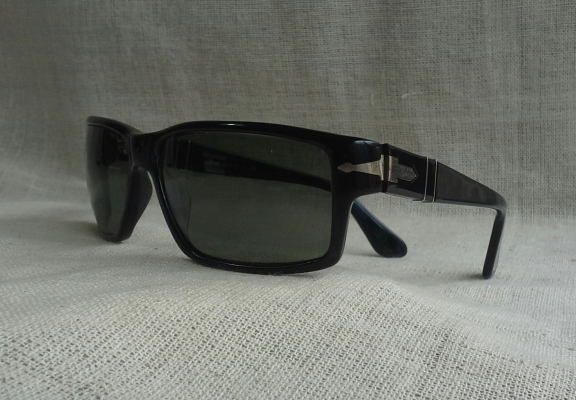 โคตรแว่นตาอิตาเลียนวินเทจ  เลนส์กระจกโพลาไรซ์  ราคาประถมศึกษา!  Vintage PERSOL handmade in Italy