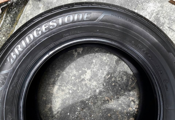 ยางBRIDGESTONE รุ่น TURANZA GR100 .205 65R16 ปี1316.2เส้นปี4915.2เส้น #ลงพื้นกลางปี2016 สภาพสวยมากๆ ดอกเยอะมากๆ90\%คุ้มสุดๆใช้อีกยาวๆไม่แพง ยางBRIDGESTONE รุ่น TURANZA GR100 .205 65R16 ปี1316.2เส้นปี4915.2เส้น #ลงพื้นกลางปี2016 สภาพสวยมากๆ ดอกเยอะมากๆ90\%คุ้มสุดๆใช้อีกยาวๆไม่แพง