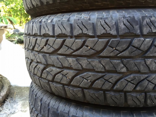 ยางyokohama AT 265/70/16 ปี13 ตัวหนังสือขาว ดอกสวย หนาๆ