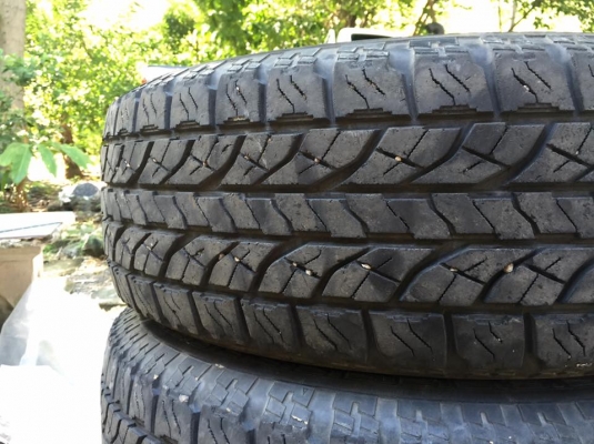 ยางyokohama AT 265/70/16 ปี13 ตัวหนังสือขาว ดอกสวย หนาๆ