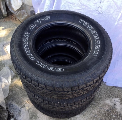 ยางyokohama AT 265/70/16 ปี13 ตัวหนังสือขาว ดอกสวย หนาๆ