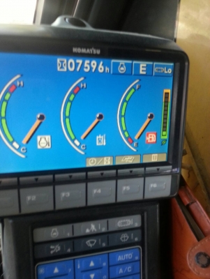 ขายด่วน!! KOMATSU PC130-8 สภาพสวยค่ะ