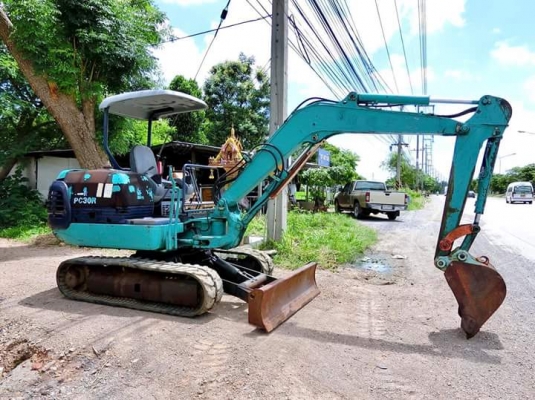 ขายรถขุด ยี่ห้อ : KOMATSU แบบ : PC30R8  ราคา 420,000 บาท ( ราคาต่อรองได้ ) คอนโทนสั้น  ปั้มนิ้ว  ระบบเร็ว เครื่องนิ่ม เอวแน้น       รถเก่านอกแท้นำเข้าจากญี่ปุ่น มีเอกสารใบอินวอย      รถไม่เคยใช้งานในไทย100\%  สนใจติดต่อ-สอบถาม-ต่อรองราคา โทร : 099-907-9273