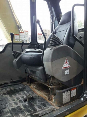 ขายKOMATSU PC60-7  เก่าญี่ปุ่นแท้  สภาพสวย  ช่วงล่างแน่น  เฟลมสวยมากๆๆ5,XXX  ชั่วโมง  ลองระบบกันได้ทุกวัน  โทร  089-3818694  ดวงนภา