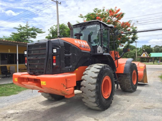 ขายรถสวยนำเข้า HITACHI ZW220-5B นำเข้าจากญี่ปุ่น สวยจัด โทร.090-986-2521 อ๊อบ