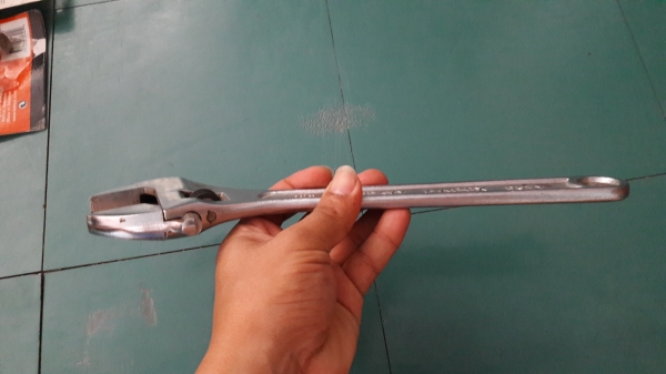 ขายประแจเลื่อน12" APEX MADE IN JAPAN.ใหม่เก่าเก็บ