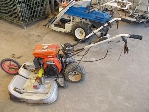 รถตัดหญ้าแบบเดินตาม OREC WM606A ราคาพิเศษ 10,000 บาท รหัสสินค้า : 80802715 www.nihonmono.com