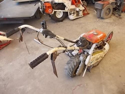 รถตัดหญ้าแบบเดินตาม OREC WM606A ราคาพิเศษ 10,000 บาท รหัสสินค้า : 80802715 www.nihonmono.com