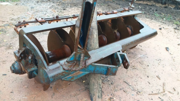 ขายรถไถ FLOD 6600 เสื้อลาย อุปกรณ์ ใบดันหน้า ผานหลัง ผานหลัง เอกสารเล่มทะเบียน