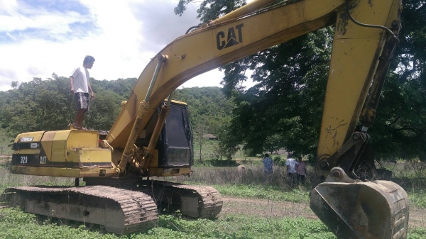 ขายรถขุดแบ็คโฮCAT320V1 เครื่องแน่น ปั้มแรง โช่ บูช โลเลอร์ ใบแทค สภาพดี เลมทะเบียน แอร์เย็น อยู่ภาคกลาง สนใจ 0835601591 หรือ 0903494058