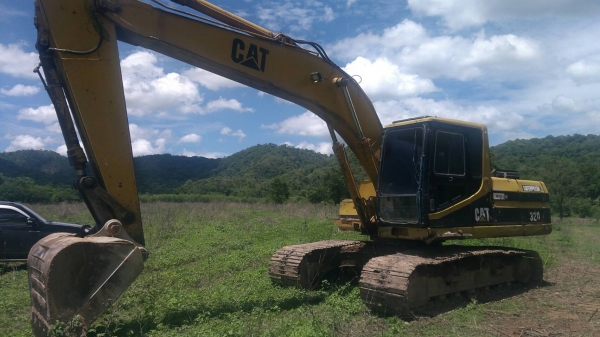 ขายรถขุดแบ็คโฮCAT320V1 เครื่องแน่น ปั้มแรง โช่ บูช โลเลอร์ ใบแทค สภาพดี เลมทะเบียน แอร์เย็น อยู่ภาคกลาง สนใจ 0835601591 หรือ 0903494058