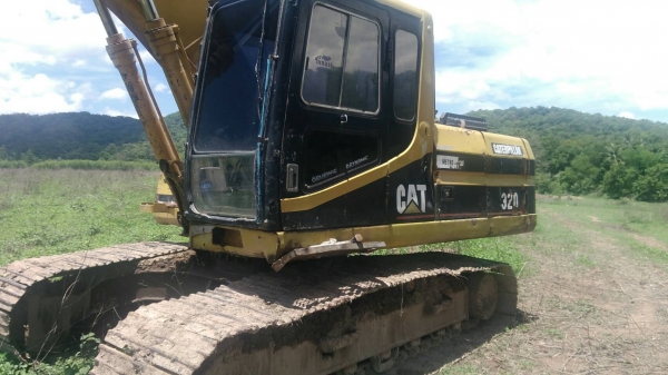 ขายรถขุดแบ็คโฮCAT320V1 เครื่องแน่น ปั้มแรง โช่ บูช โลเลอร์ ใบแทค สภาพดี เลมทะเบียน แอร์เย็น อยู่ภาคกลาง สนใจ 0835601591 หรือ 0903494058