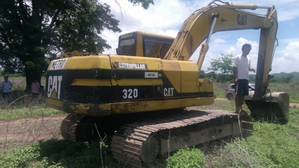 ขายรถขุดแบ็คโฮCAT320V1 เครื่องแน่น ปั้มแรง โช่ บูช โลเลอร์ ใบแทค สภาพดี เลมทะเบียน แอร์เย็น อยู่ภาคกลาง สนใจ 0835601591 หรือ 0903494058