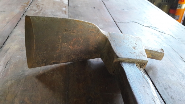 ขายจอบหงอนโบราณตราปลา หน้าจอบสวยๆ ขายจอบหงอนโบราณตราปลา หน้าจอบสวยๆ