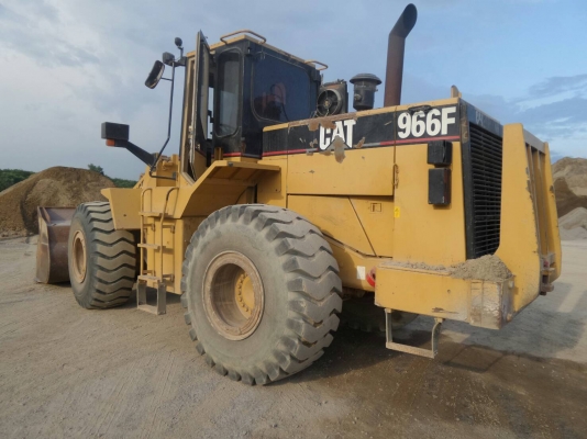 รถตักล้อยาง CAT 966 ใช้งาน12000ก.ม เอกสารเล่มทะเบียน รถตักล้อยาง CAT 966 ใช้งาน12000ก.ม เอกสารเล่มทะเบียน
