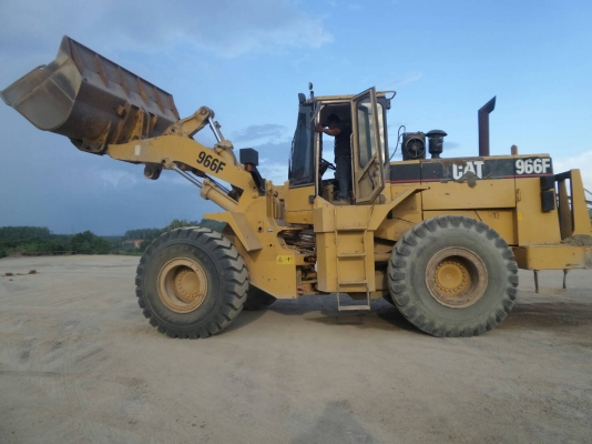 รถตักล้อยาง CAT 966 ใช้งาน12000ก.ม เอกสารเล่มทะเบียน รถตักล้อยาง CAT 966 ใช้งาน12000ก.ม เอกสารเล่มทะเบียน