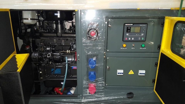 เครื่องปั่นไฟ Ashita power 40kva เครื่องปั่นไฟ Ashita power 40kva