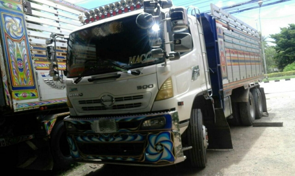 ขายรถพ่วง 18 ล่อ แม่-ลูก กระบะเนียมดั้ม HINO 320 ปี.49 รถสวยขั้นเทพ ย่าง 80\% พร้อมวิ้ง หัวสวยทั้งภายนอก ภายใน ราคา.1950000 สนใจติดต่อ โทร.&amp;ลาย 0813531946 รถอยู่ สุพรรณ