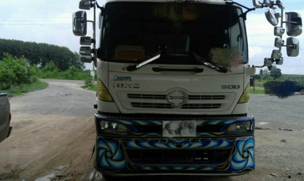 ขายรถพ่วง 18 ล่อ แม่-ลูก กระบะเนียมดั้ม HINO 320 ปี.49 รถสวยขั้นเทพ ย่าง 80\% พร้อมวิ้ง หัวสวยทั้งภายนอก ภายใน ราคา.1950000 สนใจติดต่อ โทร.&amp;ลาย 0813531946 รถอยู่ สุพรรณ