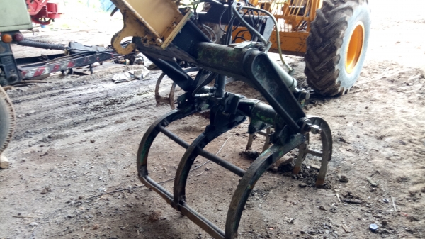 ขายรถคีบอ้อย เบลสามล้อ เครื่องดร์อยสามสูบ ขายรถคีบอ้อย เบลสามล้อ เครื่องดร์อยสามสูบ