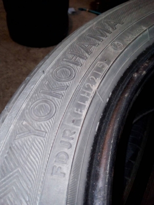 225/50R17  YOKOHAMA สวย หนาทุกเส้น ปี15  made in Japan ชุด 4 เส้น  tel.081-427-3941