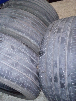 225/50R17  YOKOHAMA สวย หนาทุกเส้น ปี15  made in Japan ชุด 4 เส้น  tel.081-427-3941