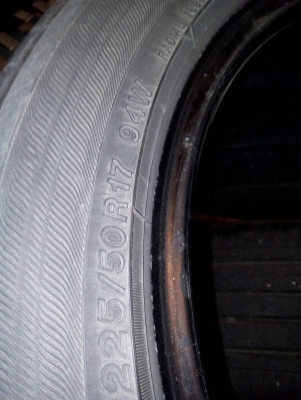 225/50R17  YOKOHAMA สวย หนาทุกเส้น ปี15  made in Japan ชุด 4 เส้น  tel.081-427-3941
