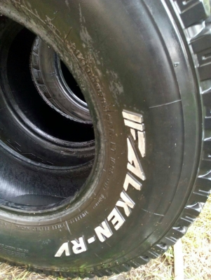 31x10.50R15  FALKEN-RV  มี 1 เส้น  tel.081-427-3941