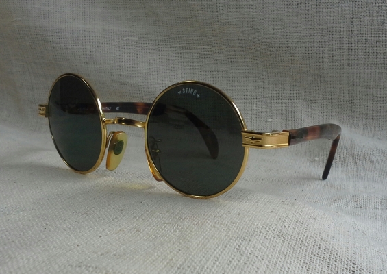 แว่นตาอิตาเลียนวินเทจ ยุค '90s 'ต่อยเจ็บเหมือนผึ้ง' ที่สุดแห่งความเท่! Vintage STING by DIERRE handmade in Italy แว่นตาอิตาเลียนวินเทจ ยุค '90s 'ต่อยเจ็บเหมือนผึ้ง' ที่สุดแห่งความเท่! Vintage STING by DIERRE handmade in Italy