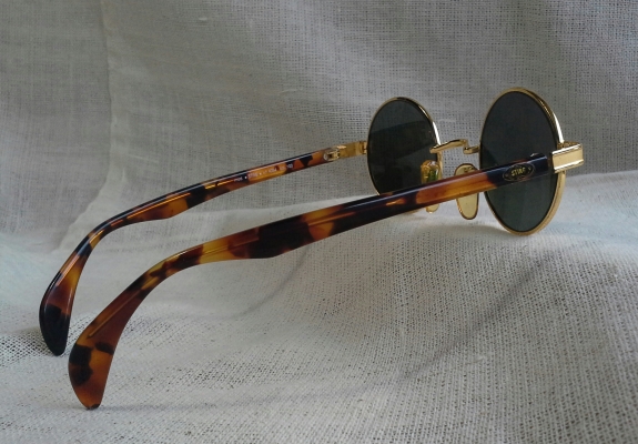 แว่นตาอิตาเลียนวินเทจ ยุค '90s 'ต่อยเจ็บเหมือนผึ้ง' ที่สุดแห่งความเท่! Vintage STING by DIERRE handmade in Italy แว่นตาอิตาเลียนวินเทจ ยุค '90s 'ต่อยเจ็บเหมือนผึ้ง' ที่สุดแห่งความเท่! Vintage STING by DIERRE handmade in Italy