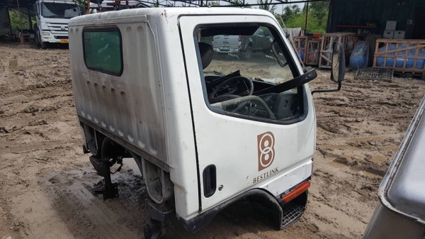 FROM JAPANหัวเก๋งรถบรรทุก 4 ล้อ ,6 ล้อเล็ก / CABIN MITSUBISHI CANTER รุ่น:FB511B (มีขาหน้า/มีขาหลัง /รุ่นยกหัวไม่ได้) ราคาเพียง 32,000 บาท สนใจรีบติดต่อ 0819337688