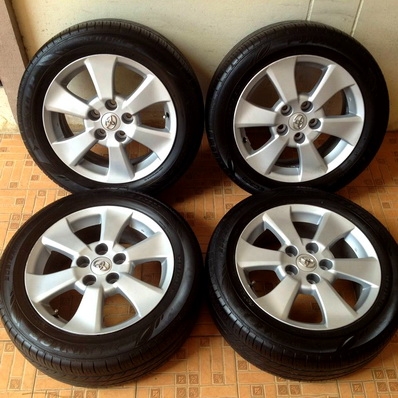 16 นิ้ว ET33 กว้าง6.5 5รู114 ใส่เก๋งใส่กะ บะยาง Dunlop 205 55 16 ปี 14 ไม่มีซ่อม ตจว รวมค่าจัดส่งแล้
