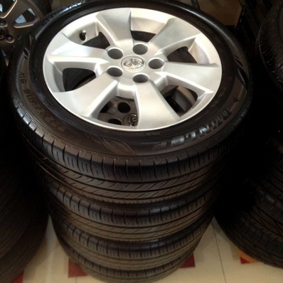 16 นิ้ว ET33 กว้าง6.5 5รู114 ใส่เก๋งใส่กะ บะยาง Dunlop 205 55 16 ปี 14 ไม่มีซ่อม ตจว รวมค่าจัดส่งแล้