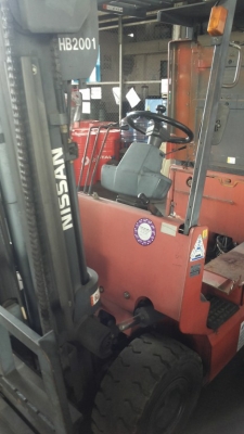 ขายรถ nissan ไฟฟ้านั่งขับ  ขนาด 2 ตัน พร้อมตู้ชาร์จ