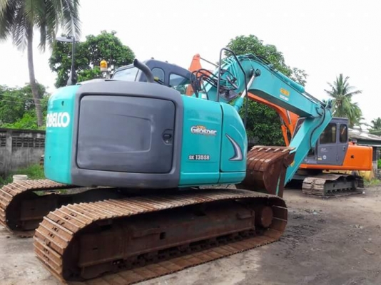 ขายKOBELCO SK135SR-2 YY06  ปี  2012  แทรค 70  ปลายยาวพิเศษ  เก่าญี่ปุ่นแท้   3,XXX  ชั่วโมง  รุ่นใหม่  เครื่องคอมมอลเรียล  เปิดได้รอบคัน  สภาพสวยมากๆๆเดิมๆๆ  ลองระบบกันได้ทุกวัน โทร  089-3818694  ดวงนภา