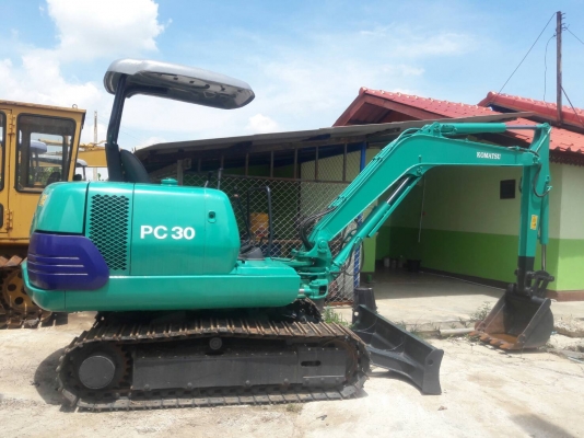 ขายKOMATSU PC30-7  เก่าญี่ปุ่นแท้  สภาพสวย หลุดมัดจำ  2,XXX  ชั่วโมง  เอกสารอินวอย  ครบ  ลองระบบกันได้ทุกวัน  โทร  089-3818694  ดวงนภา