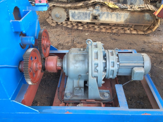 ขายเครื่องม้วนขนาด1.65ม้วนได้18มิลมอเตอร์7.5แรงราคาเบาๆครับ