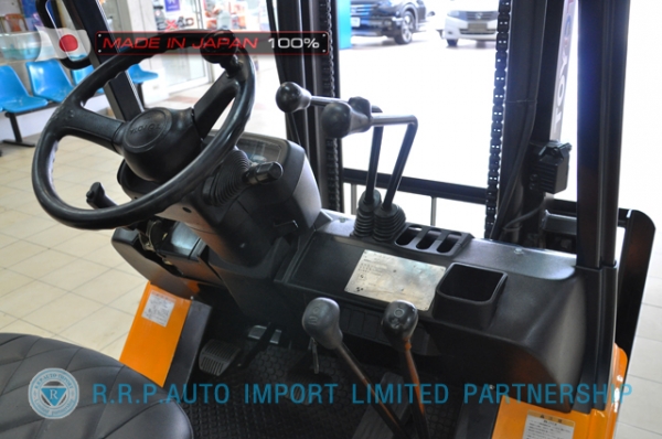 ขายรถโฟล์คลิฟท์มือสอง TOYOTA รุ่น 7FD25-16933 นำเข้าจากประเทศญี่ปุ่น 100\% ไม่เคยใช้งานในไทย