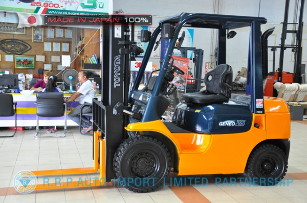 ขายรถโฟล์คลิฟท์มือสอง TOYOTA รุ่น 7FD25-16933 นำเข้าจากประเทศญี่ปุ่น 100\% ไม่เคยใช้งานในไทย