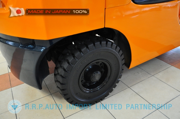 ขายรถโฟล์คลิฟท์มือสอง TOYOTA รุ่น 7FD25-16933 นำเข้าจากประเทศญี่ปุ่น 100\% ไม่เคยใช้งานในไทย