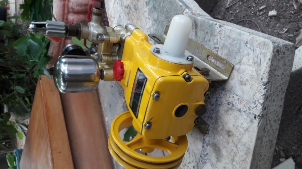 ปั้มพ่นยา Robin FS221