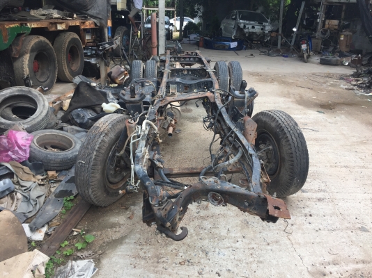 ขายรถ 6 ล้อ 130 เเรง...รถชนมา isuzu NKR71AY52A3 รถห้างเเท้ๆ 49เล่ม ม.79 เครื่องเกียร์ช่วงล่าง ดีไม่โดนคัสซีหน้าบิดนิดหน่อย สอบถามได้
