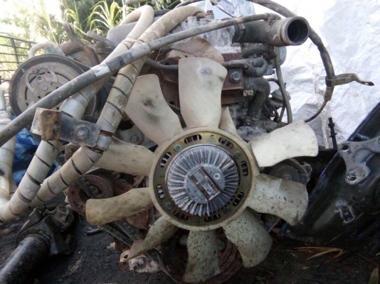 ขายรถ 6 ล้อ 130 เเรง...รถชนมา isuzu NKR71AY52A3 รถห้างเเท้ๆ 49เล่ม ม.79 เครื่องเกียร์ช่วงล่าง ดีไม่โดนคัสซีหน้าบิดนิดหน่อย สอบถามได้