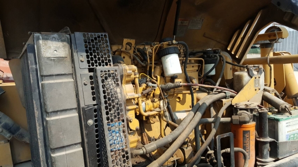 ขายรถตักล้อยาง เอนกประสงค์ เหมา 2 คัน Cat =1 / Manitou= 1 ขายรถตักล้อยาง เอนกประสงค์ เหมา 2 คัน Cat =1 / Manitou= 1