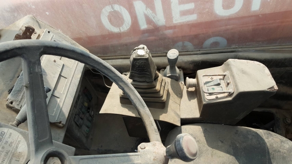 ขายรถตักล้อยาง เอนกประสงค์ เหมา 2 คัน Cat =1 / Manitou= 1