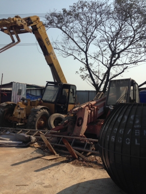 ขายรถตักล้อยาง เอนกประสงค์ เหมา 2 คัน Cat =1 / Manitou= 1