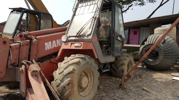ขายรถตักล้อยาง เอนกประสงค์ เหมา 2 คัน Cat =1 / Manitou= 1