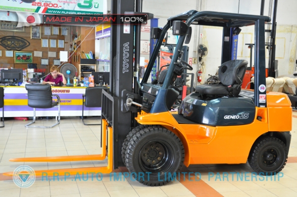 ขายรถโฟล์คลิฟท์มือสอง TOYOTA รุ่น 7FD25-16355 นำเข้าจากประเทศญี่ปุ่น 100\% ไม่เคยใช้งานในไทย